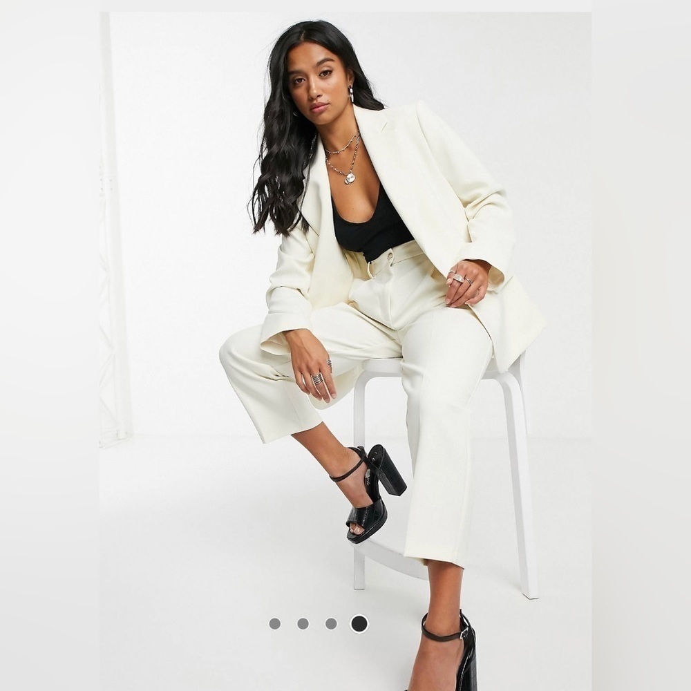 Topshop Petite clean crepe blazer in Ivory Size US 2 - Picture 2 of 5